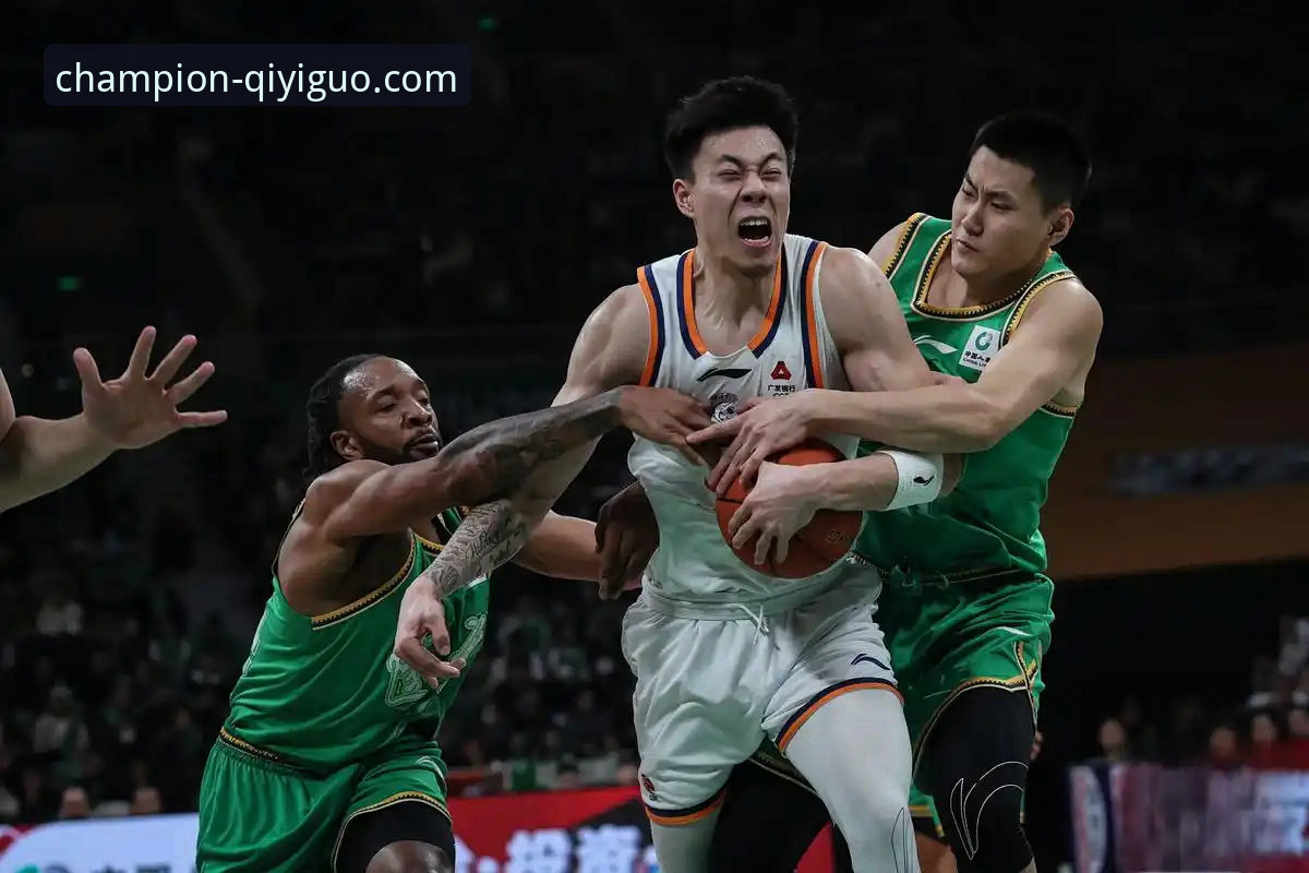 上海男篮十二连胜登顶之路的全面解析：从团队篮球到冠军相